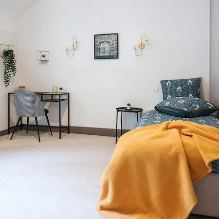 La Cour De L'opera - Prestiplace Collection וילה