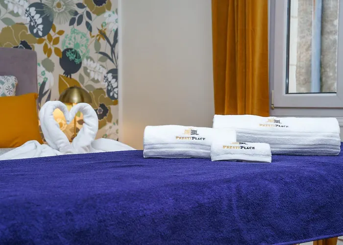 La Cour De L'opera - Prestiplace Collection Tours